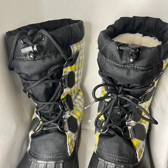 J Crew Womens Snow Boots Black Yellow Gray Plaid Shearling Lining Classic Size 9 - Picture 2 of 11